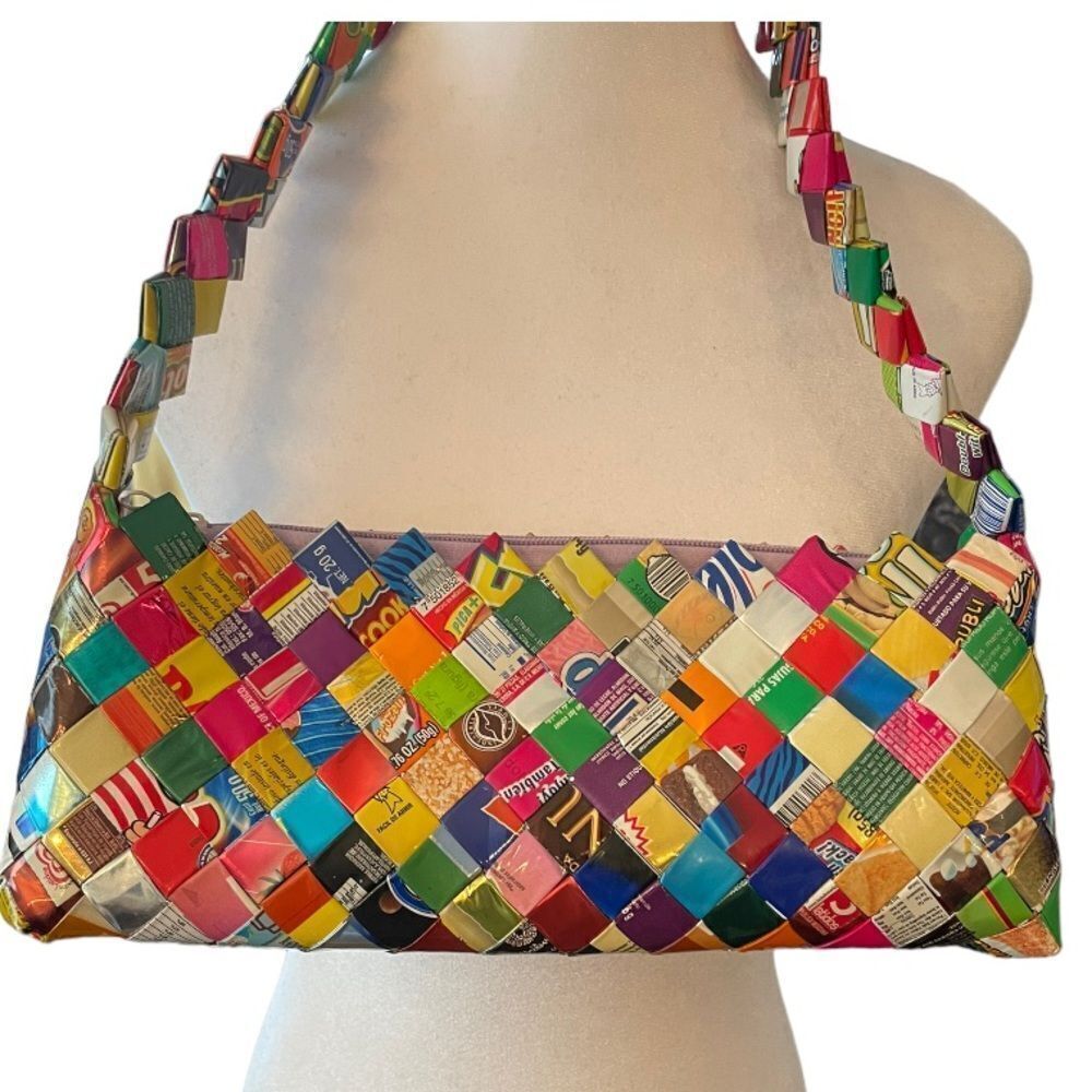 HANDCRAFTED VINTAGE WRAPPER BAG‎